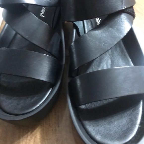 Made in Italy Piampiani Sandals - Picture 2 of 11